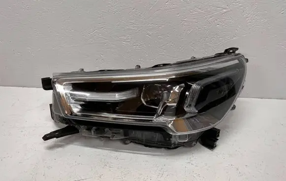Toyota Hilux VIII Headlight/headlamp HILUX-LIFT-LEWY