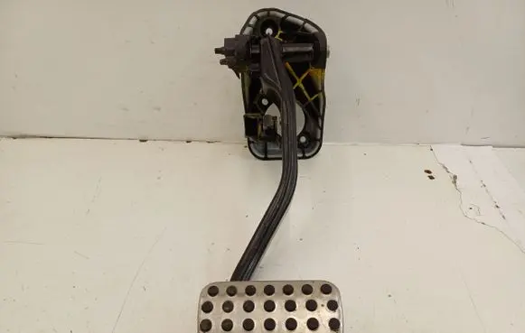 Mercedes-Benz C AMG W205 Brake pedal A2052900918 A2132905100