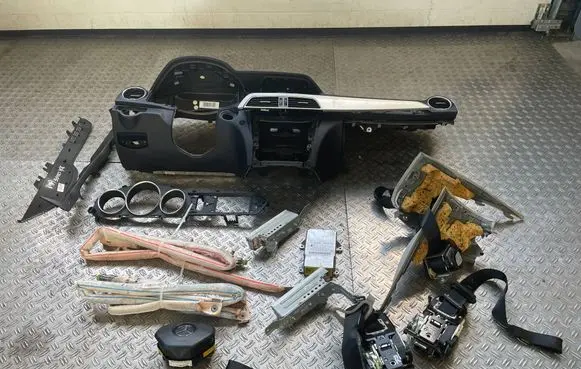 Mercedes-Benz C W204 Dashboard A2046805787