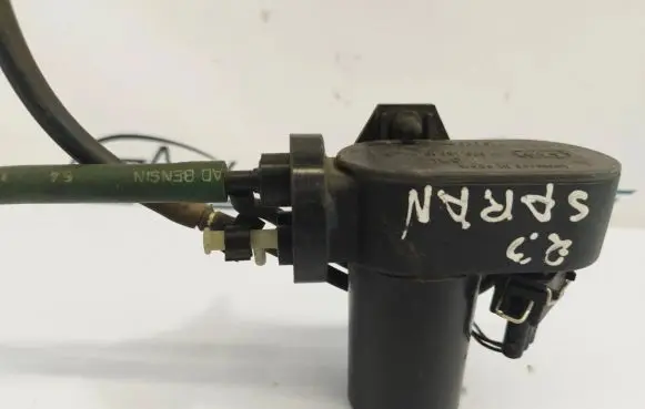 Ford Galaxy Central locking vacuum pump 701907325A 003572