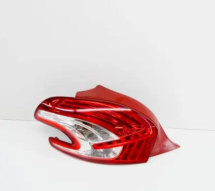 Peugeot 208 Rear/tail lights 9672628280