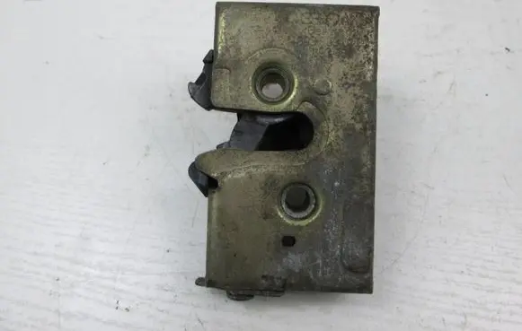 Audi 80 90 B3 Rear door lock 893839016C