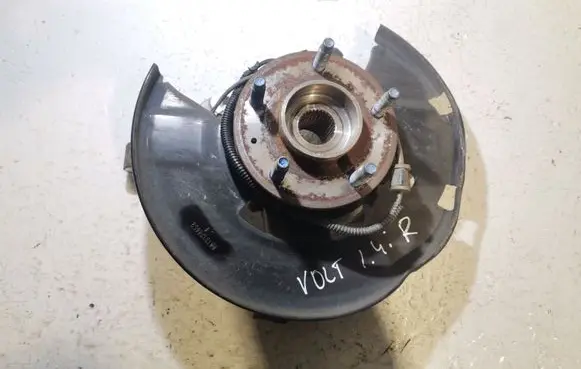 Chevrolet Volt I Front wheel hub 13324459
