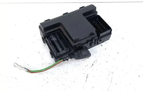 Ford Mondeo MK V Fuse module FG9T14A067ZA DG9T14A075AA