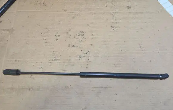 Hyundai i30 Tailgate/trunk strut/damper 817712R000