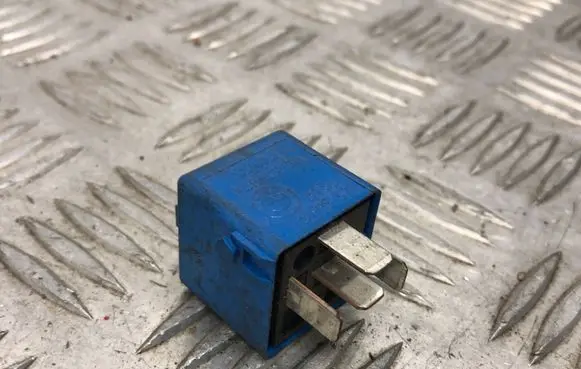 BMW 5 E60 E61 Other relay 6915327 6136 V23134K59X313