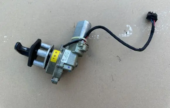 Volkswagen Multivan T5 Sliding door latching motor 7H0843766C