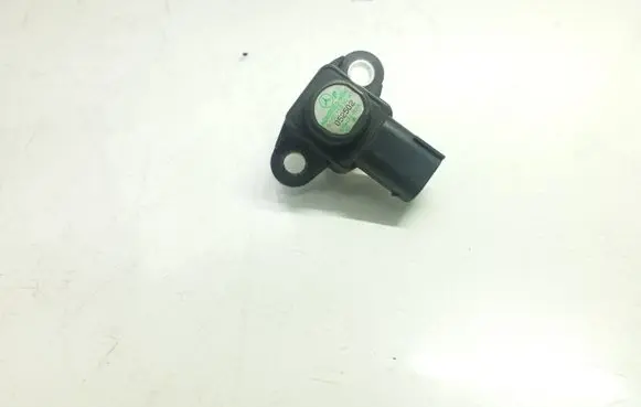 Mercedes-Benz E W211 Air pressure sensor A0051535028