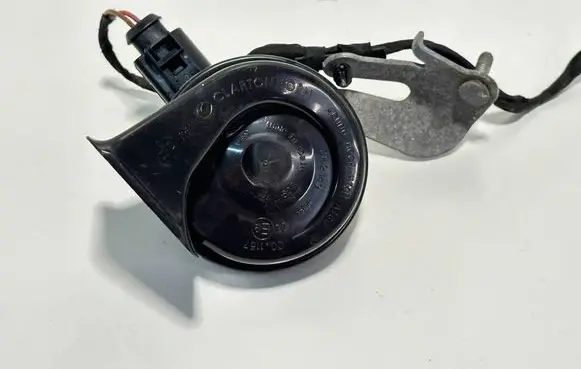 Audi A4 S4 B9 8W Horn signal 8W0951223 44859
