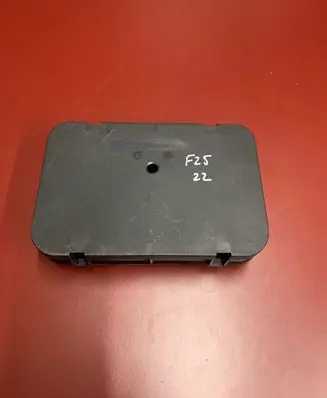 BMW X3 F25 Quarter panel pressure vent 64229122453 9122453
