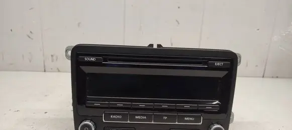 Volkswagen PASSAT B7 Radio/CD/DVD/GPS head unit 1K0035186AN