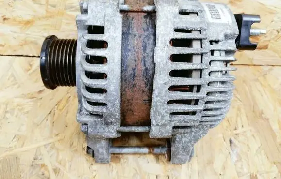 Renault Trafic III (X82) Generator/alternator 231009096R 926001732R