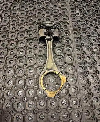 Mercedes-Benz CLS C218 AMG Piston with connecting rod 