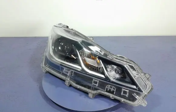 Toyota Corolla E10 Headlight/headlamp 81110-02T31-00