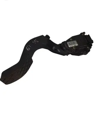 Audi A4 S4 B5 8D Accelerator throttle pedal 8D1721523