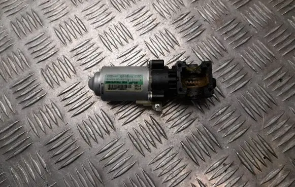 Hyundai i40 Seat adjustment motor 886813X002
