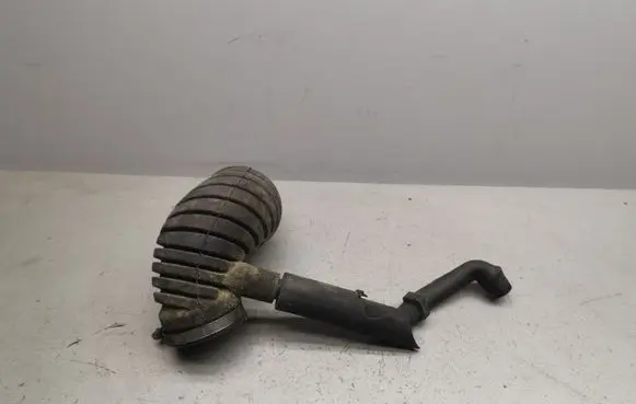 Mercedes-Benz C W202 Air intake hose/pipe A6110940409 A6110161024