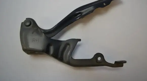 Subaru Impreza III Engine bonnet/hood hinges 