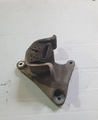 Volkswagen Transporter - Caravelle T6 Engine mount bracket 7E0399151C