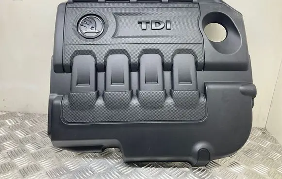Skoda Octavia Mk3 (5E) Engine cover (trim) 04L103925N 04L103954T