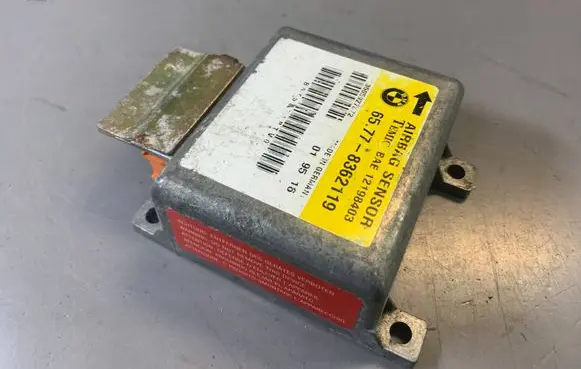 BMW 5 E34 Airbag control unit/module 8362119