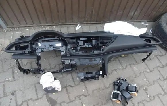 Opel Insignia B Dashboard 3009976400