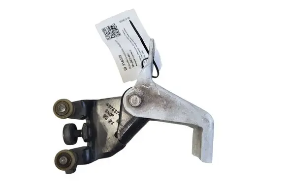 Renault Express Sliding door middle roller runner 497637G 824A65571