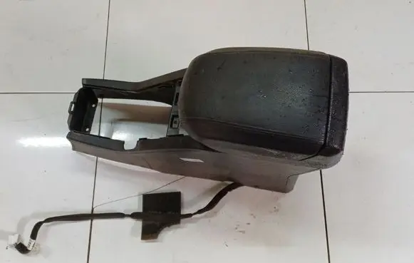 Chevrolet Captiva Armrest 