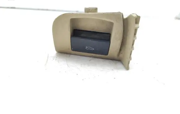 Audi A6 S6 C6 4F Tailgate opening switch 4F0959831