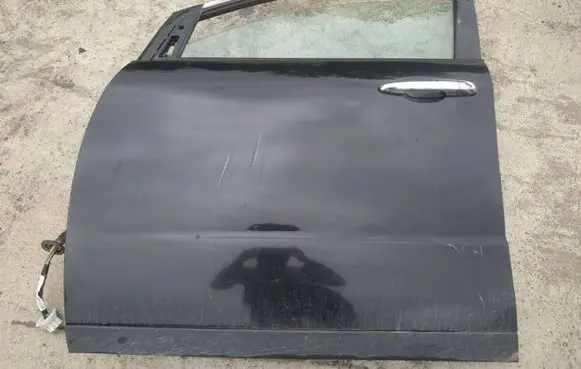 Subaru B9 Tribeca Front door juodos