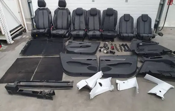 Peugeot 5008 II Seat and door cards trim set 
