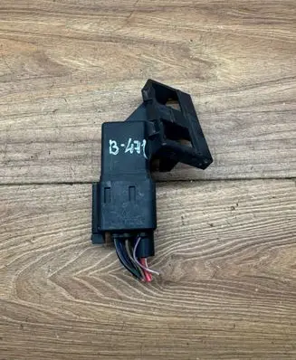 Audi A3 S3 A3 Sportback 8P Glow plug pre-heat relay 038907281D