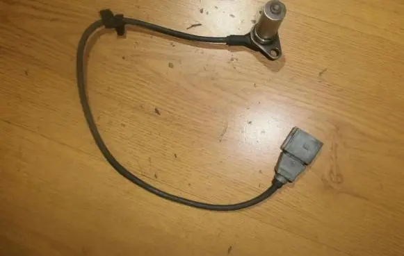 Volkswagen Golf IV Crankshaft position sensor 038907319a