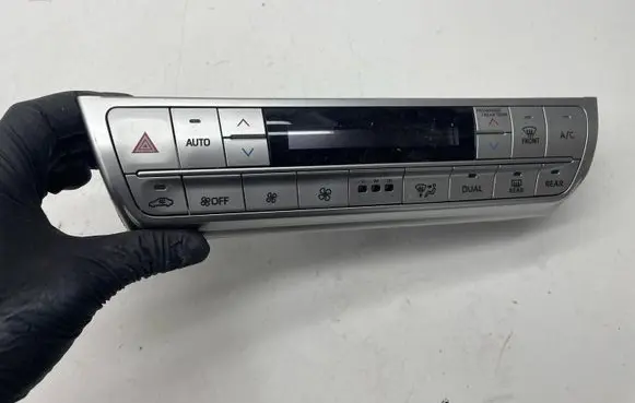 Toyota Land Cruiser (J150) Climate control unit 84010-60G60 237050-2064