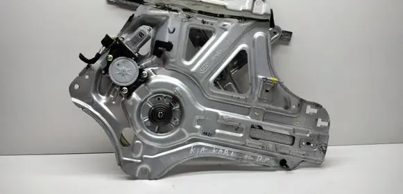 KIA Carnival Front door window regulator with motor 824604D000