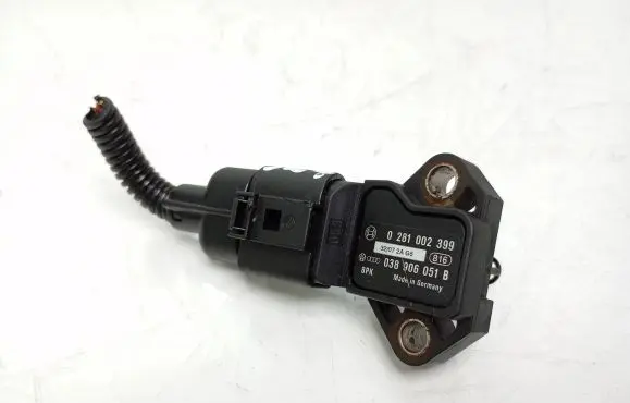 Audi A6 S6 C6 4F Air pressure sensor 038906051B 0281002399