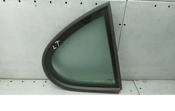 Seat Leon (1M) Rear side window