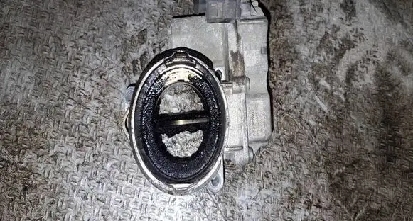 Volkswagen PASSAT B6 Throttle valve 03G128063C A2C56099815