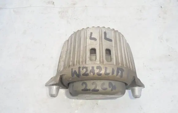 Mercedes-Benz E W212 Engine mount bracket A2122400000