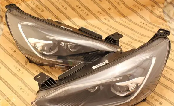 Ford Focus Headlights/headlamps set JX7B13E016AJ JX7B13E017AE