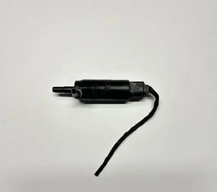 BMW 5 F10 F11 Headlight washer pump 7217792