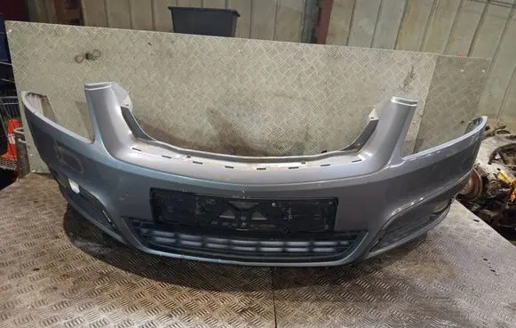 Opel Zafira B Front bumper