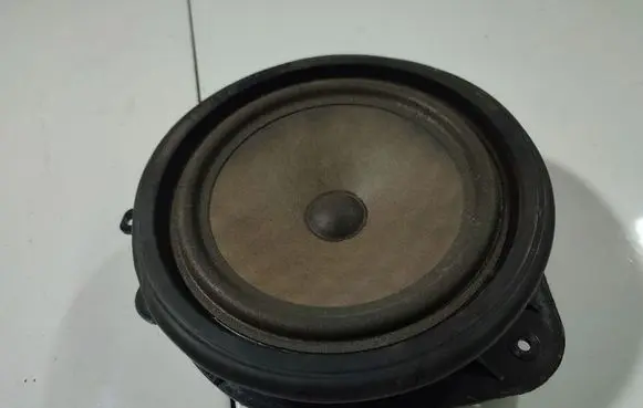 Audi A3 S3 8P Front door speaker