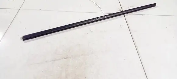 Honda Jazz Front door glass trim molding 08284023