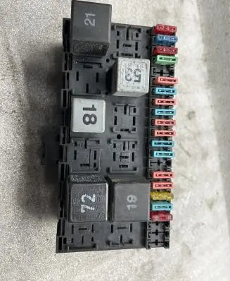Volkswagen PASSAT B7 USA Fuse box set 357937039