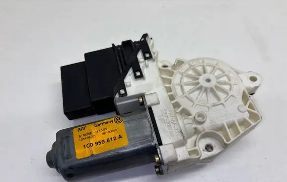 Volkswagen Bora Rear door window regulator motor 1C0959812A