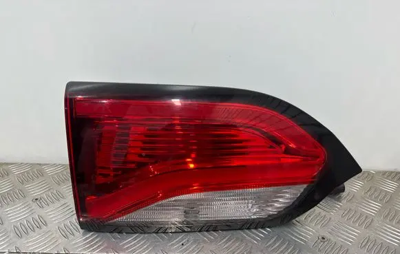 Chrysler Pacifica Tailgate rear/tail lights P68228941AE