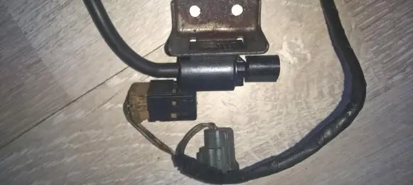 Mazda 626 Turbo solenoid valve k5t49090