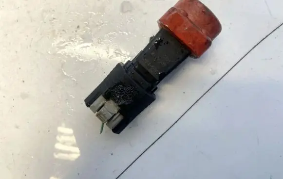 Peugeot 206 Fuel cut-off switch 1477226080 031206a10