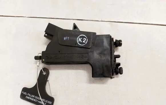 KIA Optima Fuel tank cap lock 